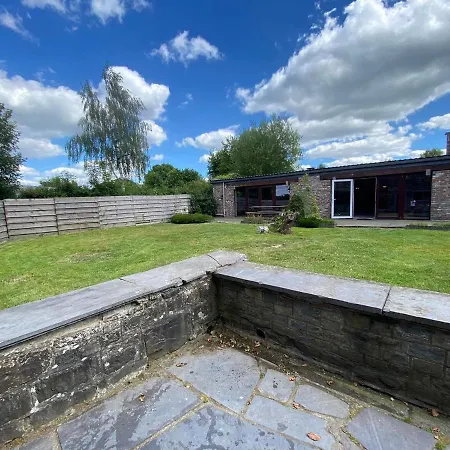 Lush In With Private Pool Holiday home Waimes