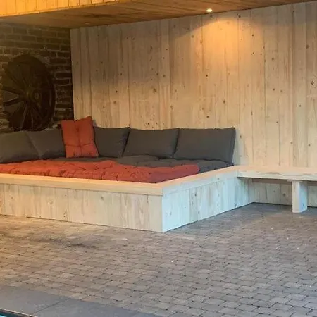 Lush In With Private Pool Holiday home Waimes