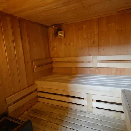 Feriehus Lush In With Private Pool Waimes