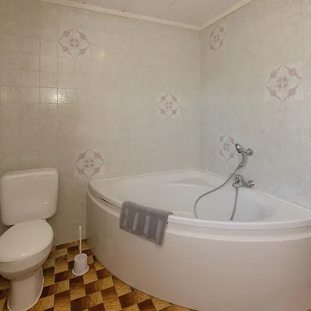 Lush In With Private Pool Hébergement de vacances *